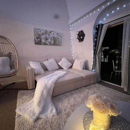 Cozy Downtown Condo Retreat With Space Needle View Seattle Bagian luar foto