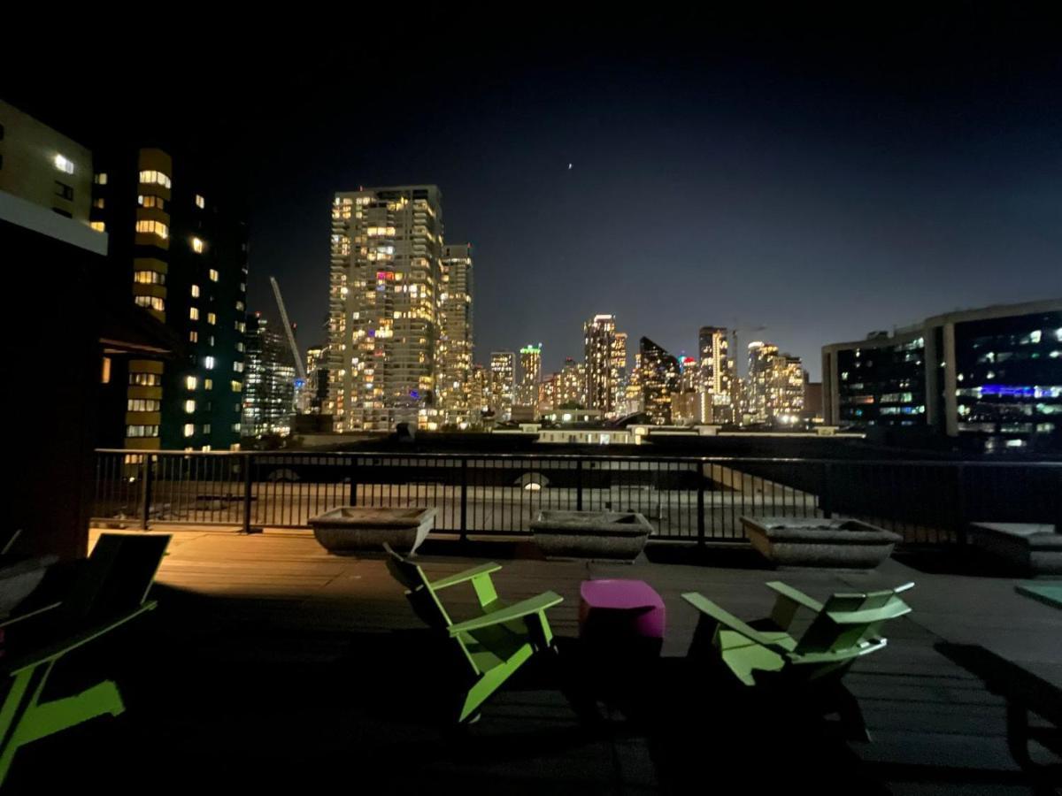 Cozy Downtown Condo Retreat With Space Needle View Seattle Bagian luar foto