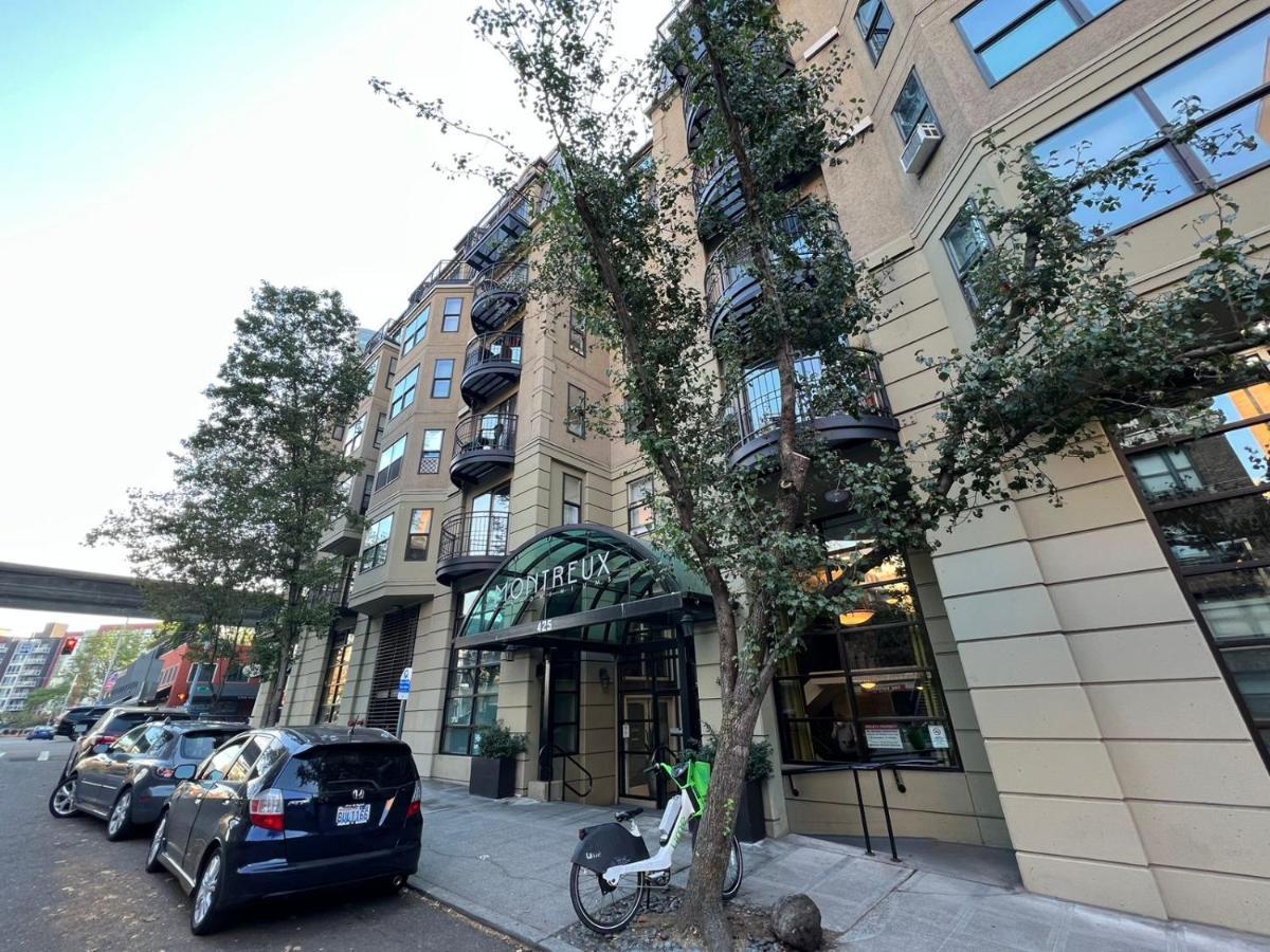 Cozy Downtown Condo Retreat With Space Needle View Seattle Bagian luar foto